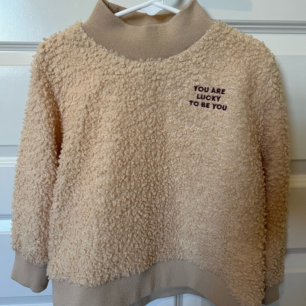 Kid’s cloth and pants ( fit 3-4 years)